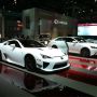 Waarschijnlijk zul je de #Lexus LFA buiten de autoshows niet tegenkomen. In Nederland zijn er 4. #NYIAS13 