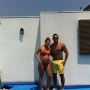 Disfrutando con @tiffanymagrini, karina y Adrian en la piscina ahora rico almuerzo! Por fin llego el verano para mi! Cicatriz lista caminando y al agua!