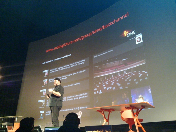 great example about scaling with #AWS by @werner