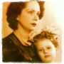 Mi amiga la #Cantarell ya goza con su mamá el día de las madres! Dichosa...