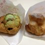 食後にシュークリーム頂きます。抹茶味らしい。