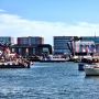 Het is inmiddels behoorlijk druk aan de overkant #arminvanburen #javaeiland 