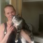 Phoebe op balkon, this is as far as she goes *lol*