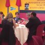 El alcalde en funciones de Badajoz, F.J. Fragoso, charla con @JLelJuli en la entrega el premio El Corte Inglés