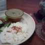 Tea break and dinner : Uva tea and Shrimp green curry
