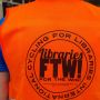 International cycling for libraries. Amsterdam-Brussel. Gespot bij Amstelhotel
