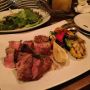 ゴローゾさんの松坂豚肩ロース肉のロースト。彩り豊かなひとさら。美しすぎるー。そして、お肉があっさり。うまい！♪(´ε｀ )