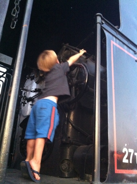 Mik found a train