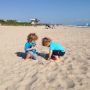 Love listening to local music @jakeowen and @JPandtheGTR while enjoying the end of a barefoot and beach play day.