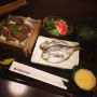 本日の気まぐれランチは
『和牛せいろ定食』
えぼ鯛・とろろ・味噌汁・お新香・サラダ付き 800円です。
皆様お待ちしております(^-^)/
